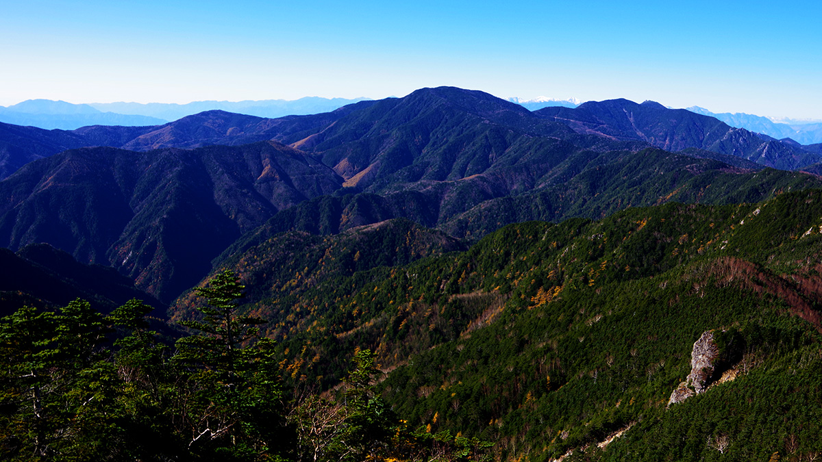 甲武信ヶ岳から眺めた国師ヶ岳