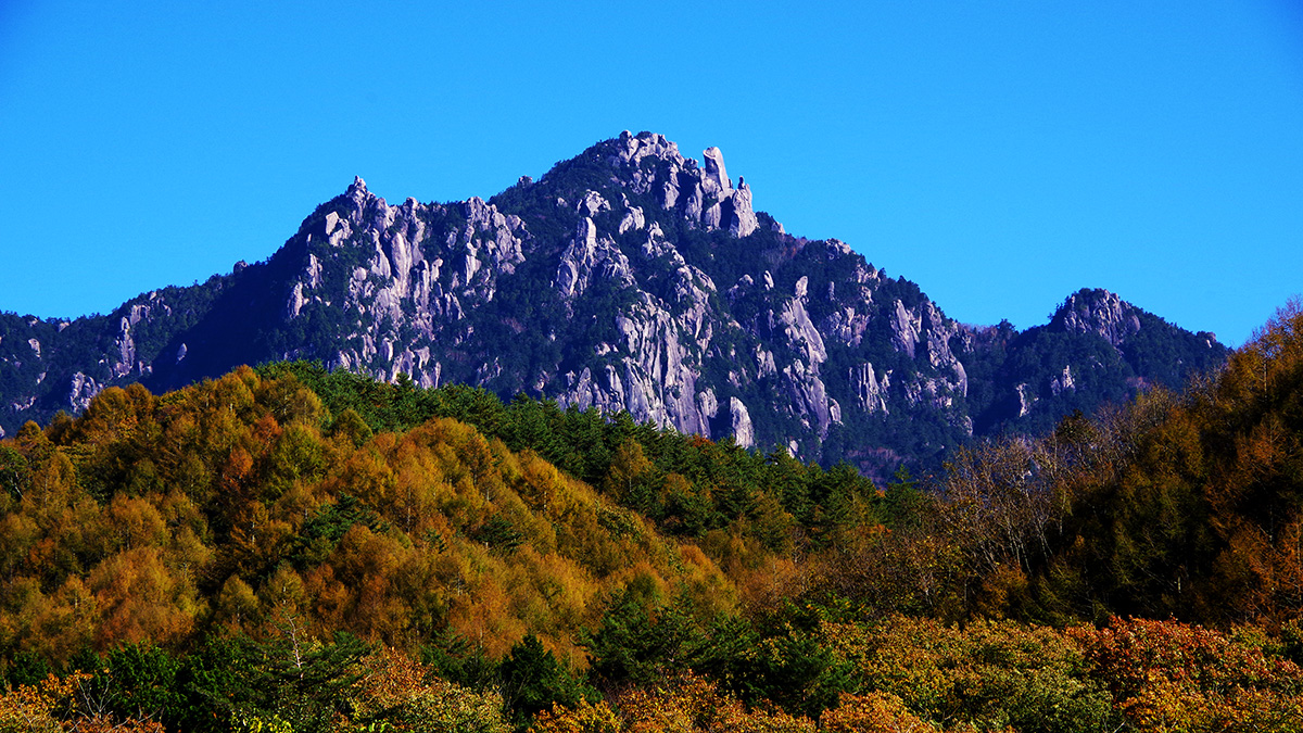 須玉町黒森集落から眺めた瑞牆山