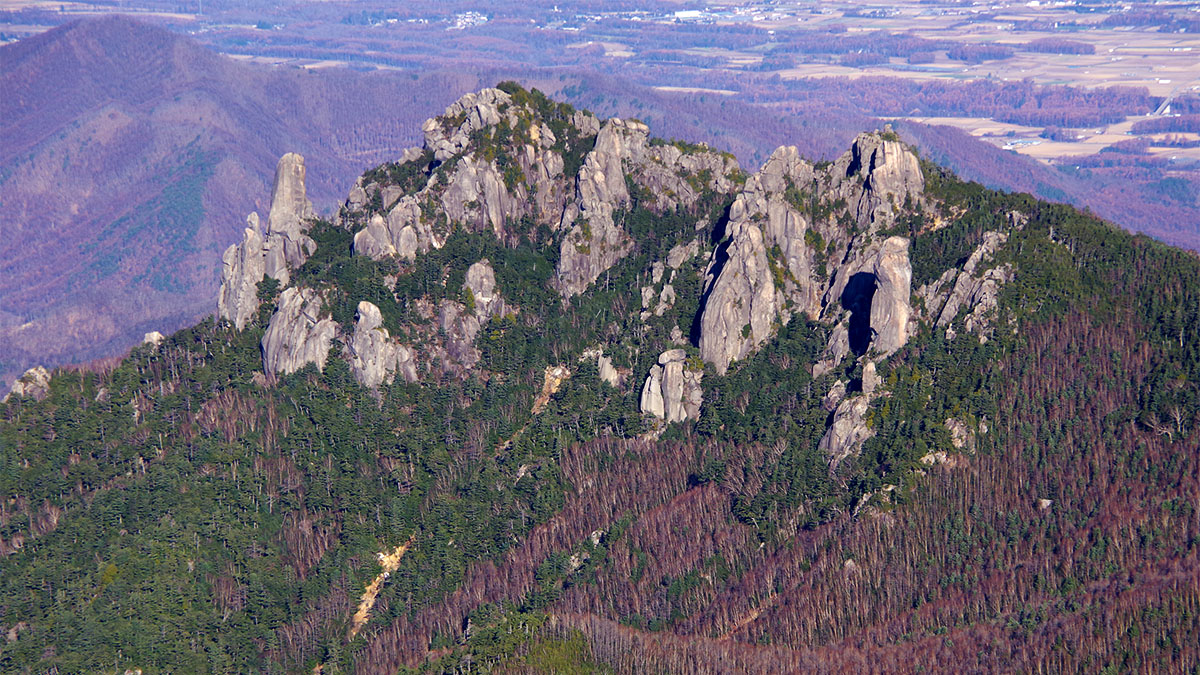 金峰山稜線から眺めた瑞牆山