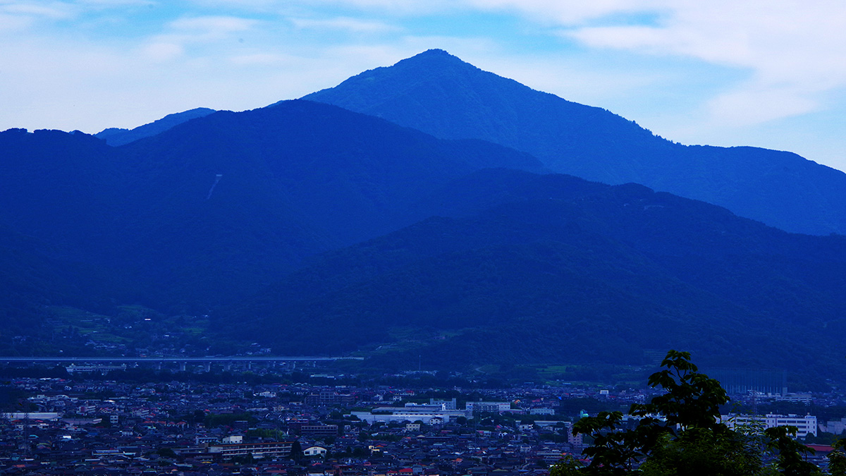 頭高山から眺めた大山