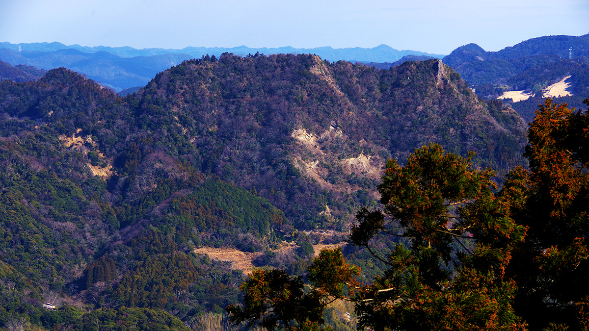 富山から眺めた伊予ヶ岳