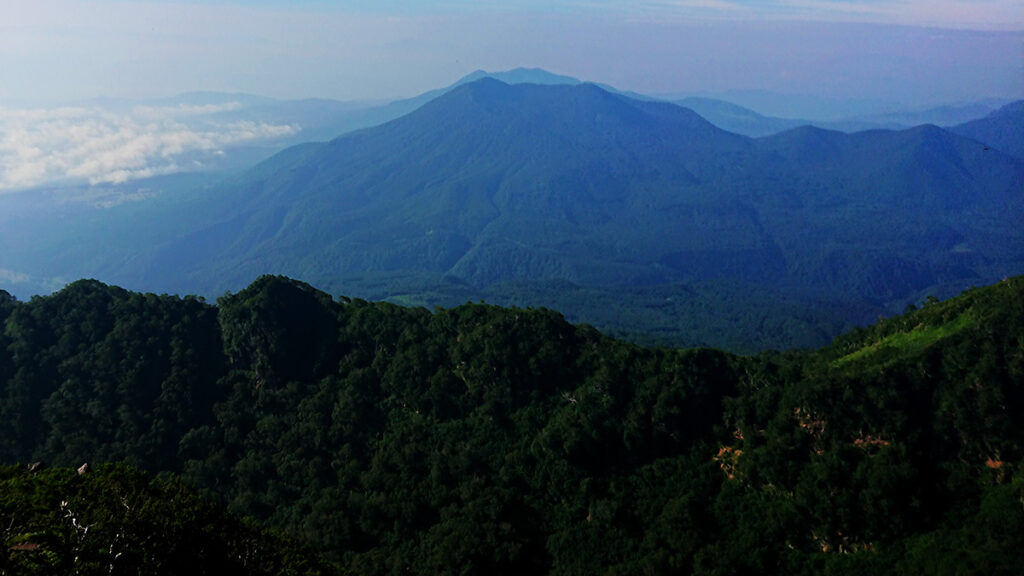 妙高山から眺めた黒姫山