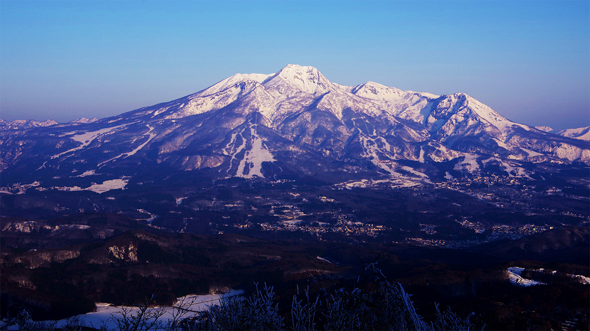 斑尾山北西尾根から眺めた妙高山