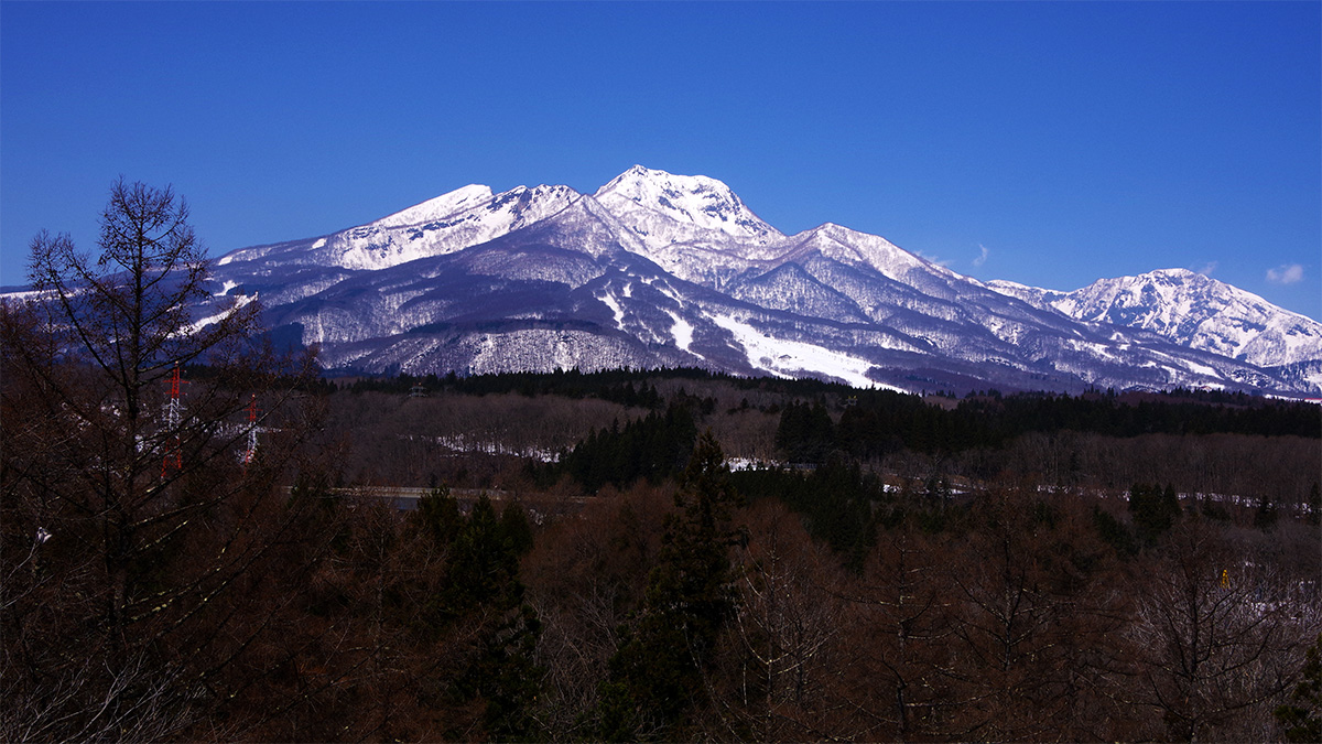 信濃大橋から眺めた妙高山