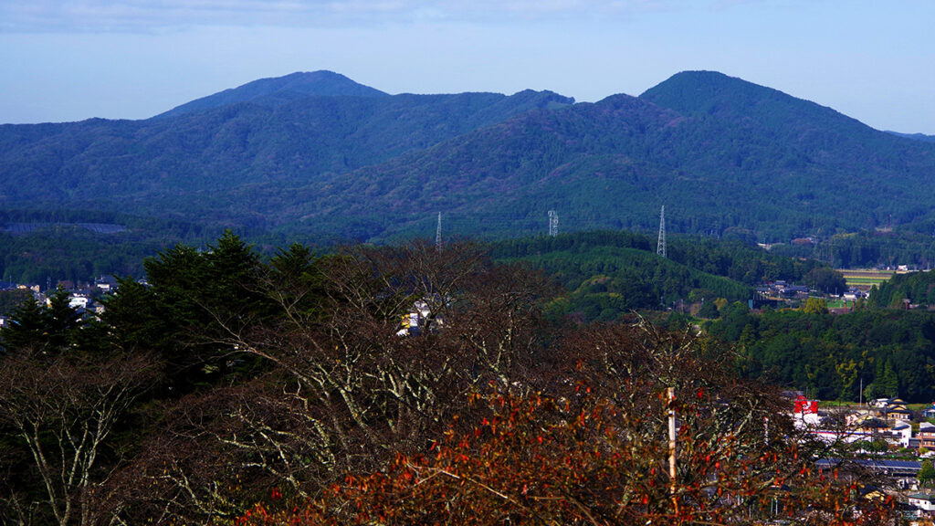 ツツジ山から眺めた高峯と仏頂山