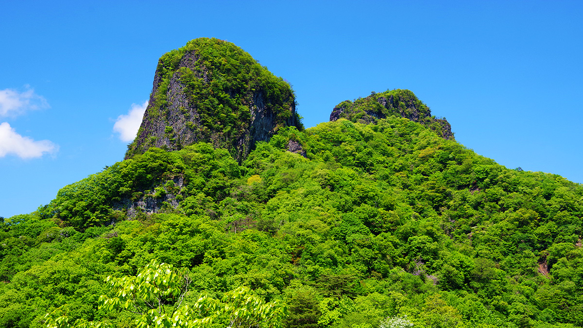 マメダカ峠付近の見晴台から眺めた鹿岳