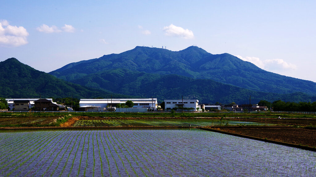 桜川市大曾根付近から眺めた筑波山