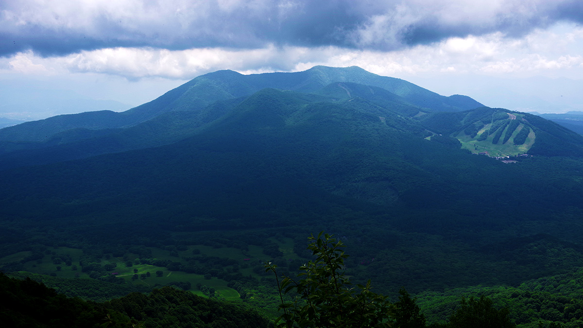 五地蔵山から眺めた飯縄山