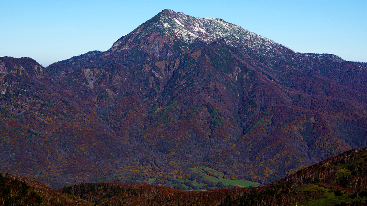 飯縄山から眺めた高妻山