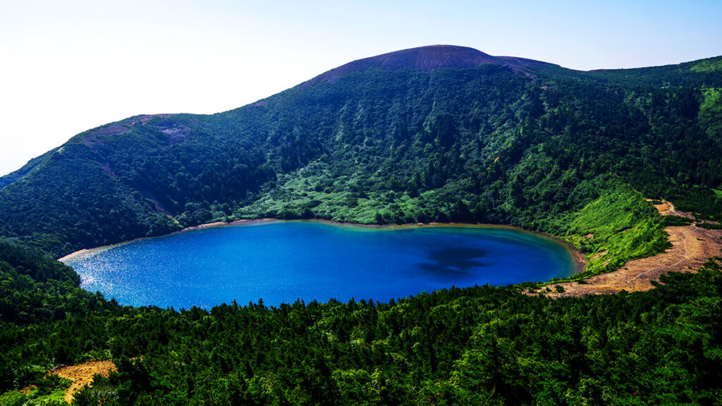 家形山から眺めた一切経山