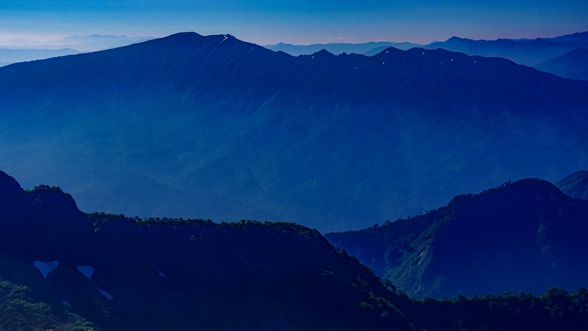 守門岳から眺めた浅草岳
