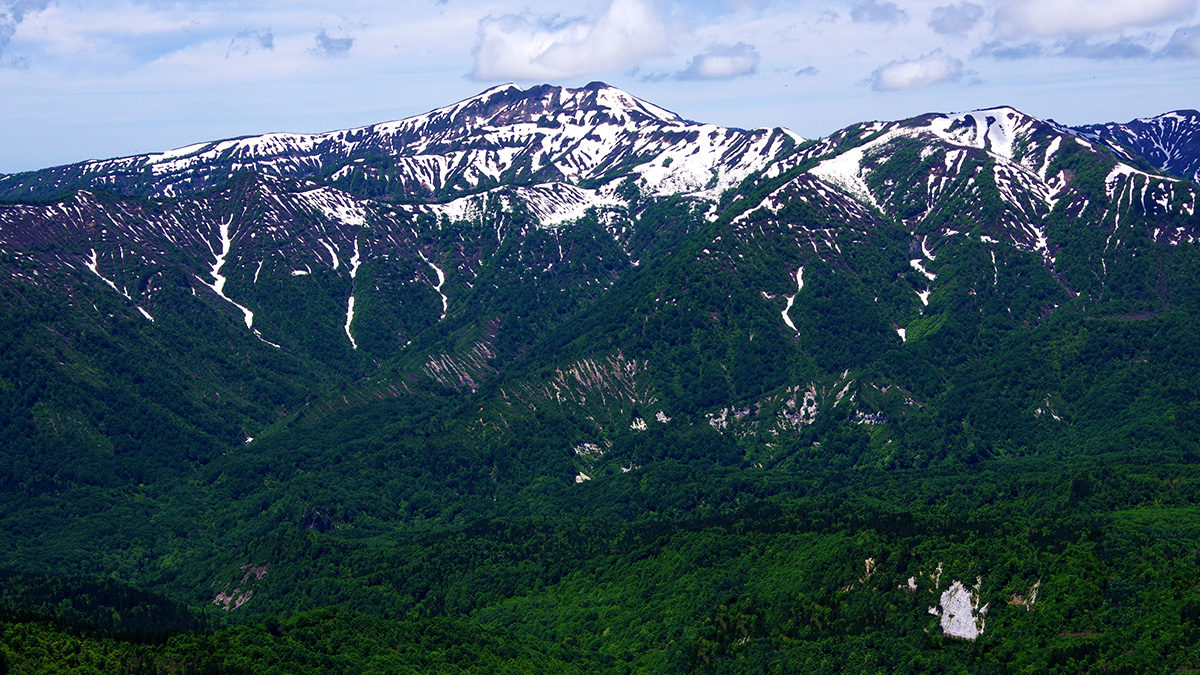 浅草岳から眺めた守門岳
